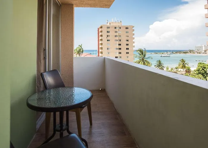 Emerald One Bedroom At Turtle Towers Apartamento *